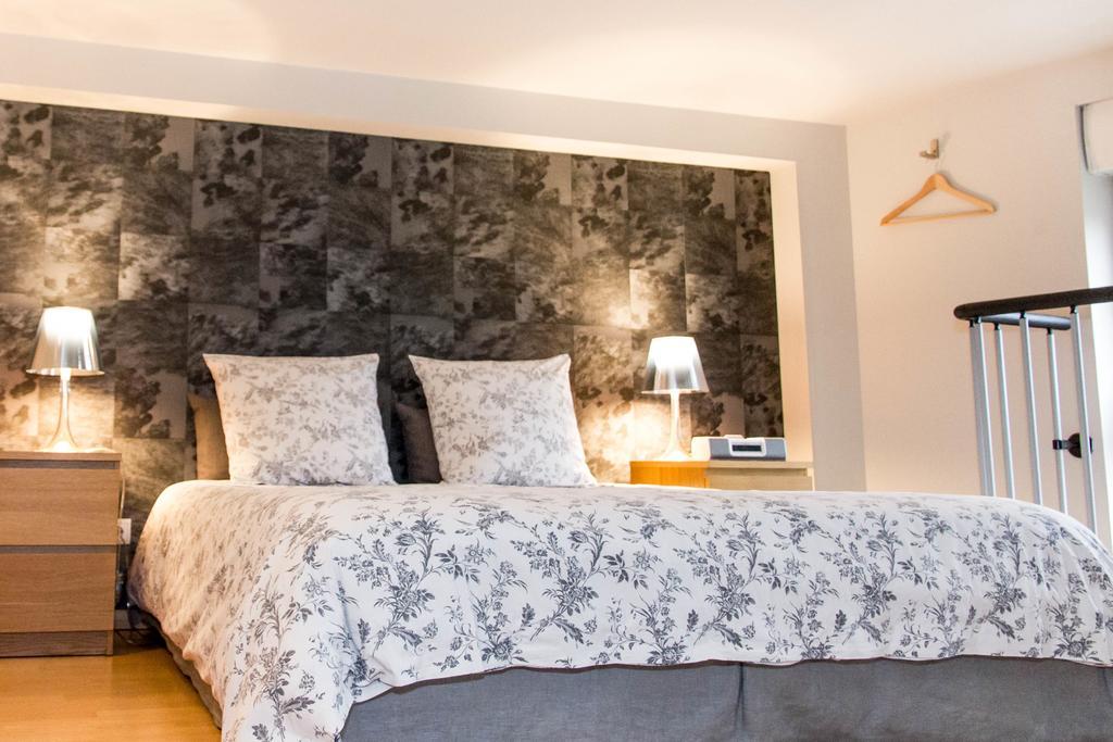 La Noctambulle Cathedrale Apartment Reims Room photo